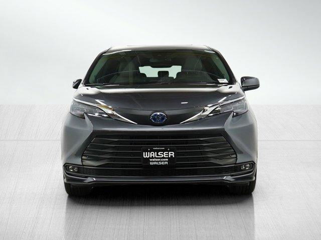 used 2025 Toyota Sienna car, priced at $49,998