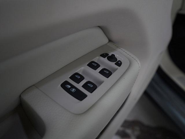 used 2021 Volvo XC60 car, priced at $27,998