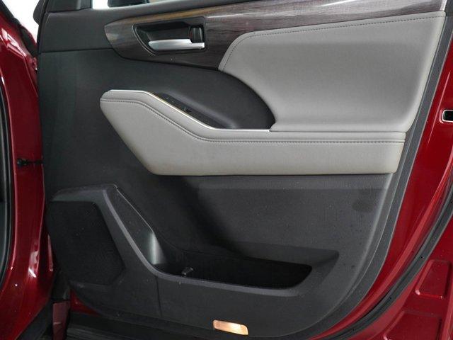 used 2021 Toyota Highlander car, priced at $39,599