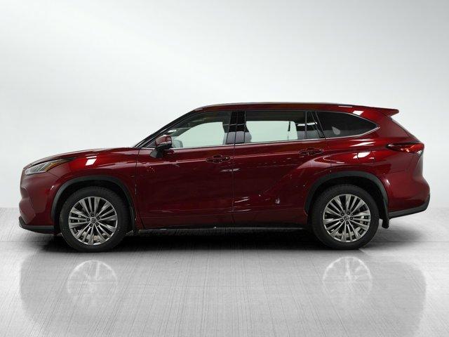 used 2021 Toyota Highlander car, priced at $39,599