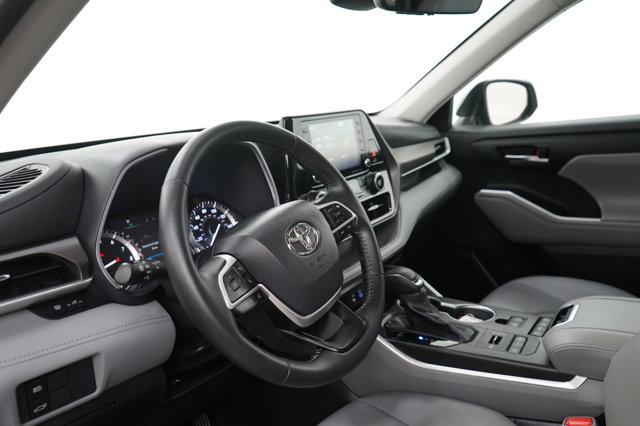 used 2022 Toyota Highlander car, priced at $41,998