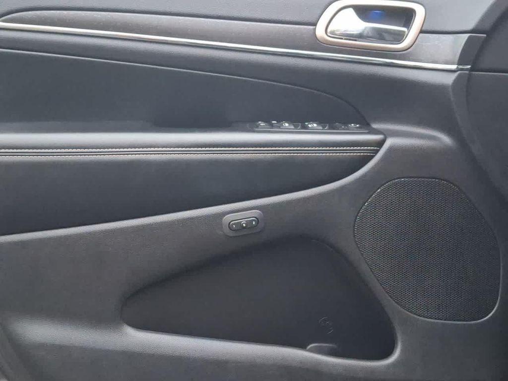 used 2016 Jeep Grand Cherokee car, priced at $12,995