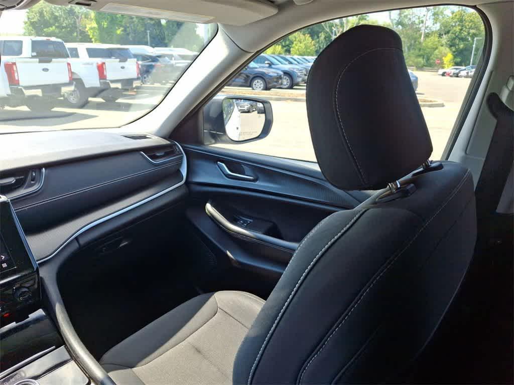 used 2023 Jeep Grand Cherokee L car, priced at $20,200