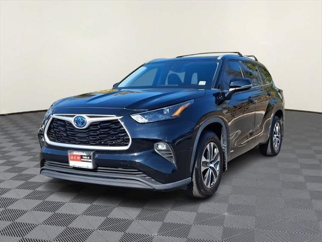 used 2022 Toyota Highlander Hybrid car, priced at $36,210