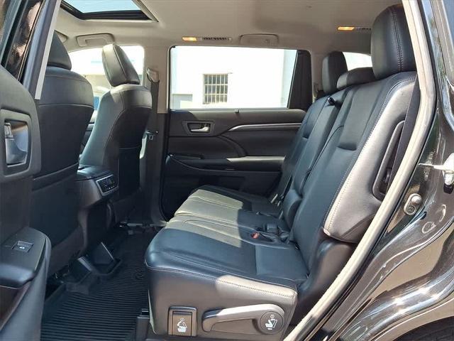 used 2018 Toyota Highlander car, priced at $22,500