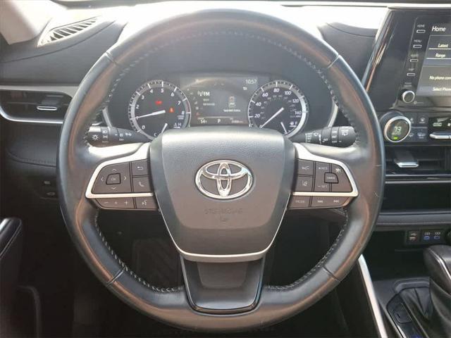 used 2022 Toyota Highlander car, priced at $34,888