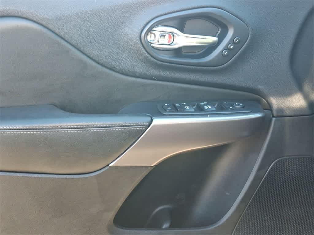 used 2019 Jeep Cherokee car, priced at $17,888