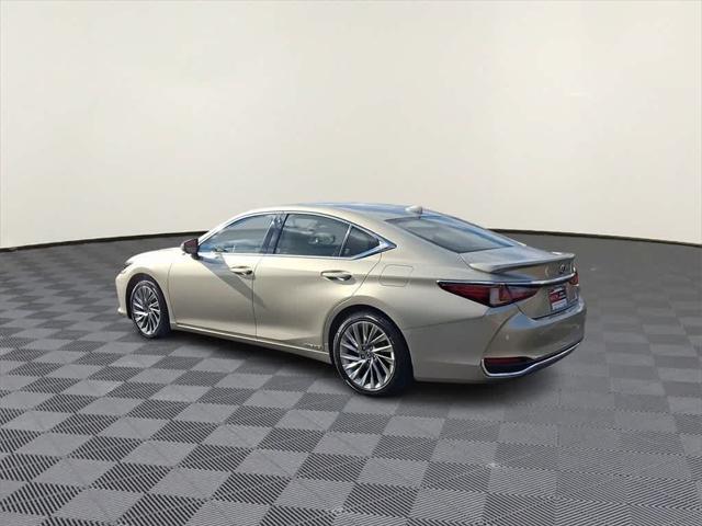 used 2019 Lexus ES 300h car, priced at $26,495