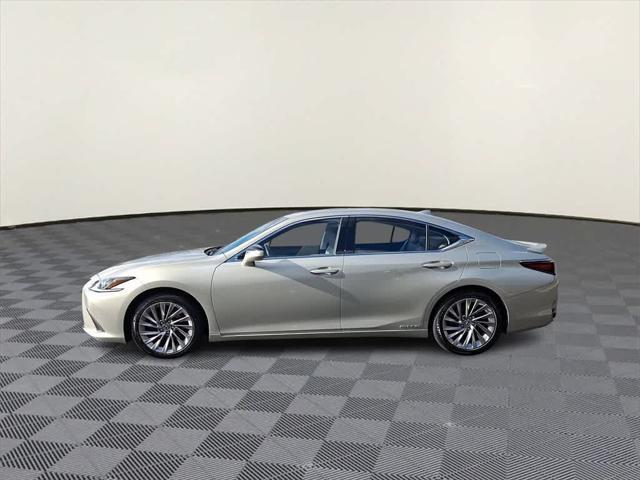 used 2019 Lexus ES 300h car, priced at $26,495