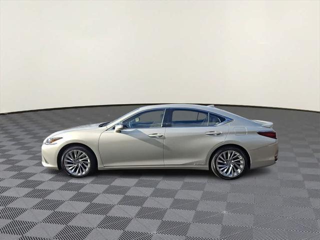 used 2019 Lexus ES 300h car, priced at $26,495