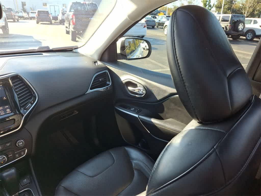 used 2019 Jeep Cherokee car, priced at $12,795