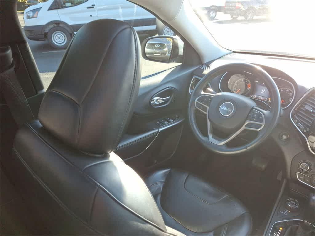 used 2019 Jeep Cherokee car, priced at $12,795