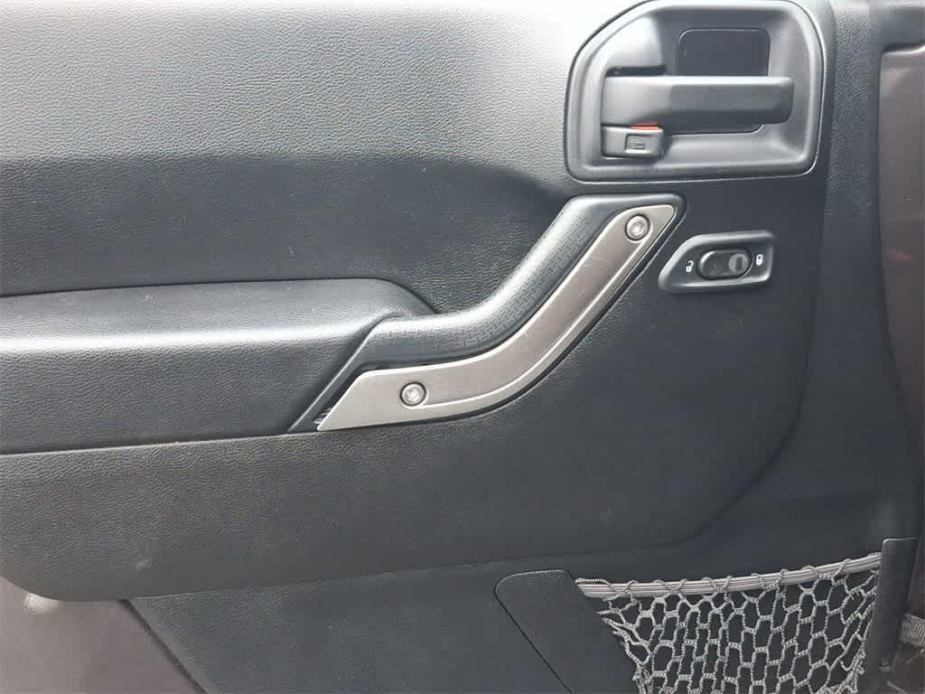 used 2014 Jeep Wrangler Unlimited car, priced at $15,567