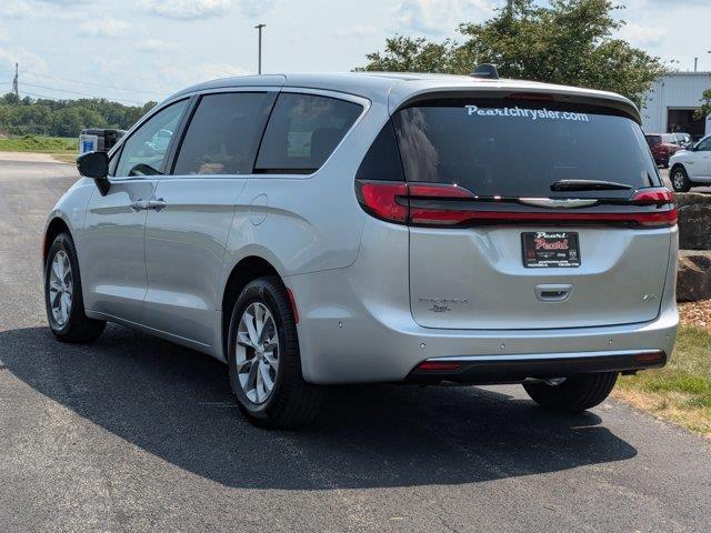 new 2024 Chrysler Pacifica car, priced at $45,108