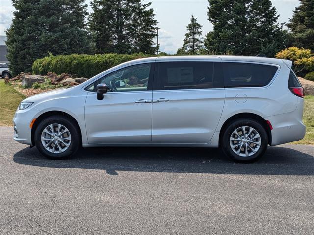 new 2024 Chrysler Pacifica car, priced at $40,358