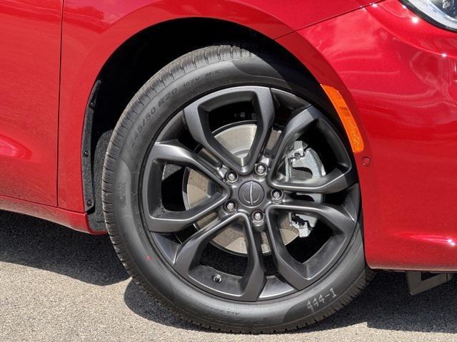 new 2026 Chrysler Pacifica car, priced at $45,775