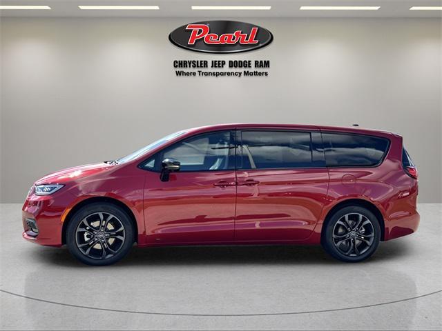 new 2026 Chrysler Pacifica car, priced at $45,775