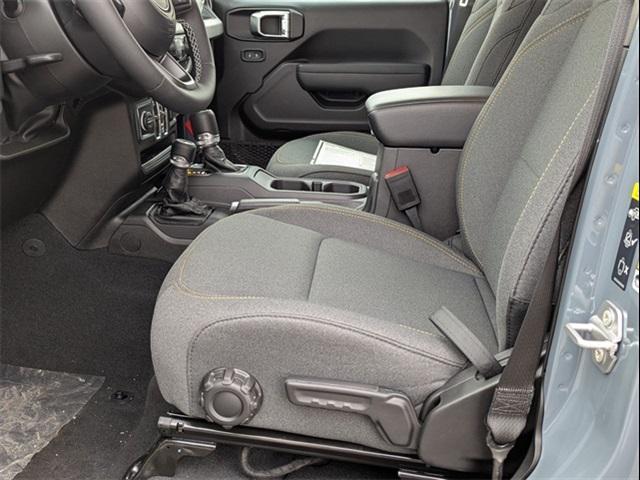 new 2025 Jeep Wrangler car, priced at $47,427