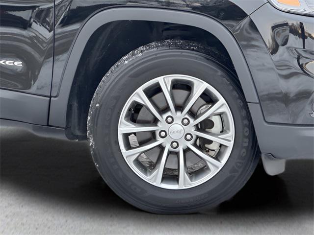 used 2022 Jeep Cherokee car, priced at $25,249