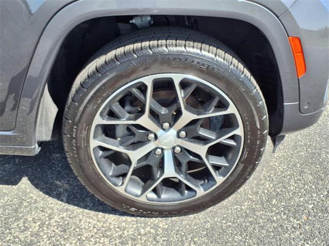 used 2022 Jeep Grand Cherokee car, priced at $43,722