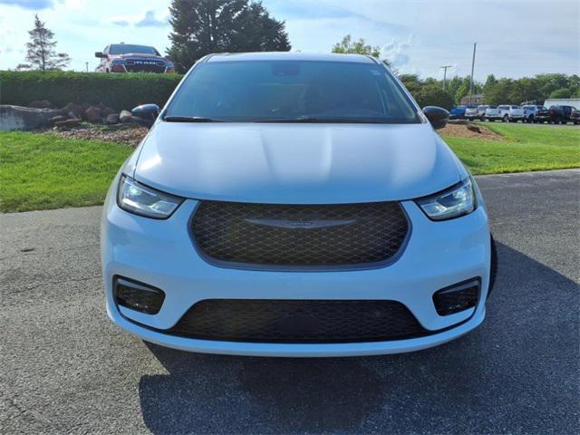 new 2026 Chrysler Pacifica car, priced at $45,604