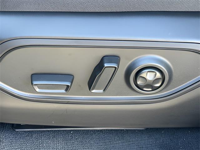 new 2025 Jeep Grand Cherokee car, priced at $44,898