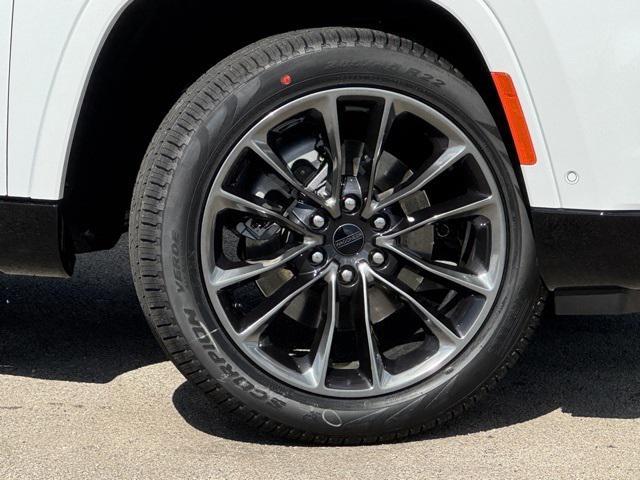 new 2025 Jeep Grand Wagoneer L car, priced at $104,078
