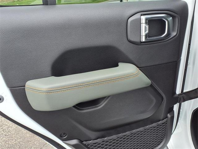 new 2025 Jeep Gladiator car, priced at $52,357