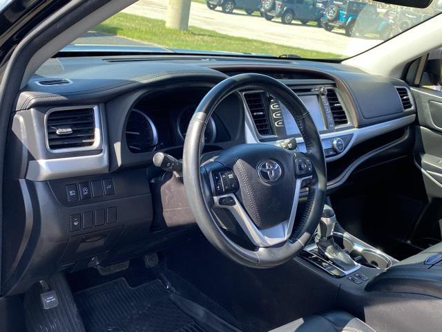 used 2018 Toyota Highlander car, priced at $25,999