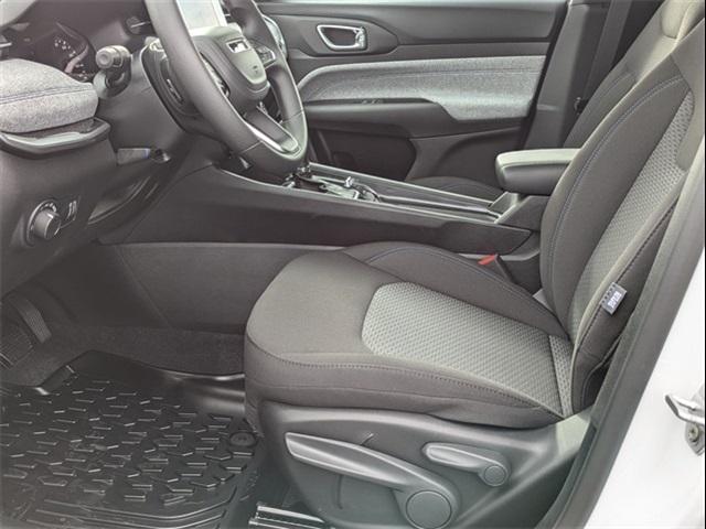 new 2025 Jeep Compass car, priced at $27,386