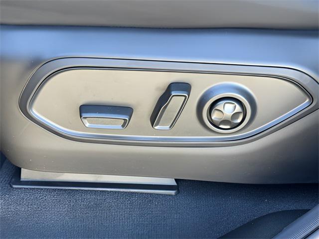 new 2025 Jeep Grand Cherokee L car, priced at $40,597