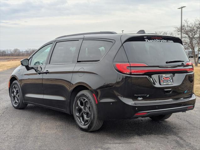 new 2025 Chrysler Pacifica Hybrid car, priced at $44,780