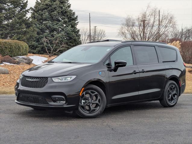 new 2025 Chrysler Pacifica Hybrid car, priced at $44,780