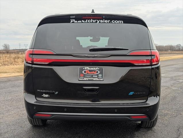 new 2025 Chrysler Pacifica Hybrid car, priced at $44,780