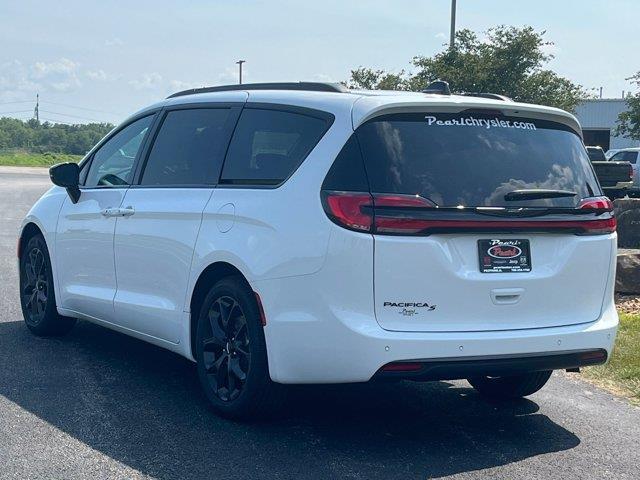 new 2024 Chrysler Pacifica car, priced at $38,372