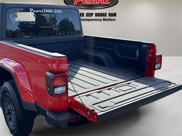 new 2025 Jeep Gladiator car, priced at $45,108