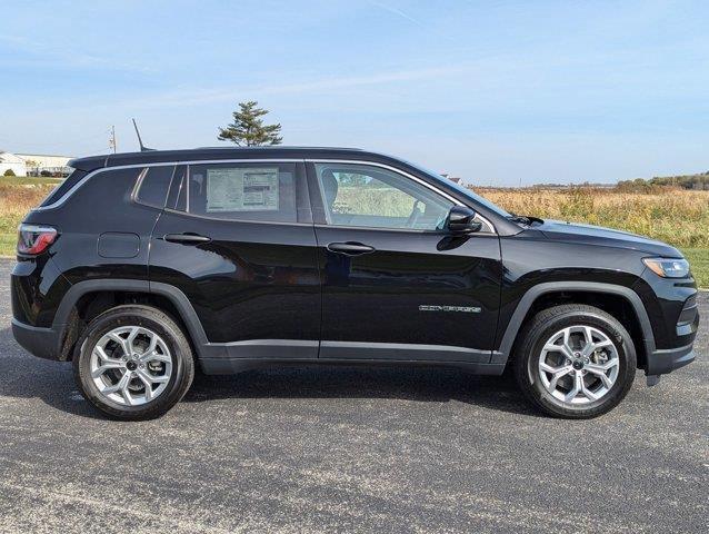 new 2025 Jeep Compass car, priced at $26,916