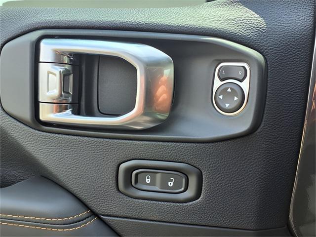 new 2025 Jeep Wrangler car, priced at $48,027