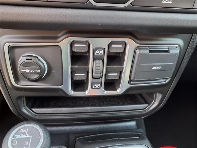 new 2025 Jeep Wrangler car, priced at $48,027