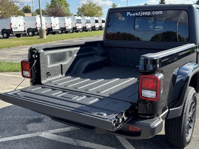 new 2025 Jeep Gladiator car, priced at $45,608