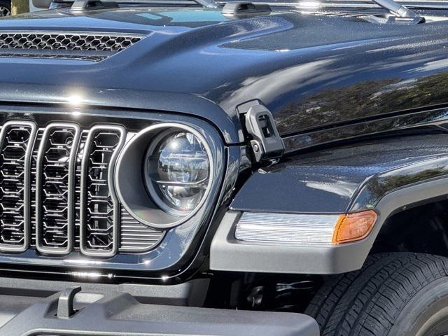 new 2025 Jeep Gladiator car, priced at $45,608