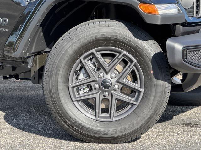 new 2025 Jeep Gladiator car, priced at $45,608