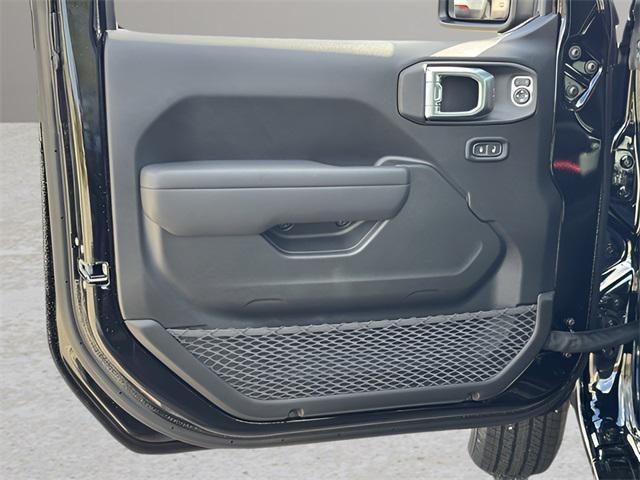 new 2025 Jeep Gladiator car, priced at $45,608