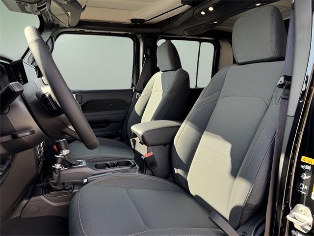 new 2025 Jeep Gladiator car, priced at $45,608