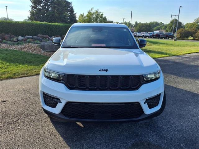 new 2025 Jeep Grand Cherokee car, priced at $43,805