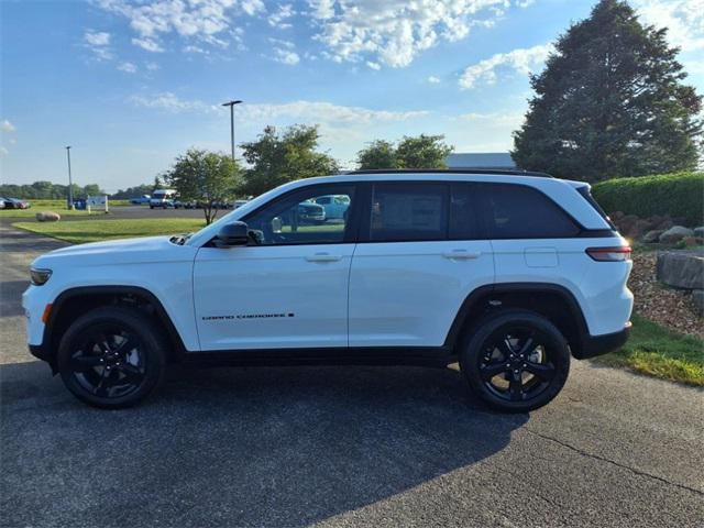 new 2025 Jeep Grand Cherokee car, priced at $43,805