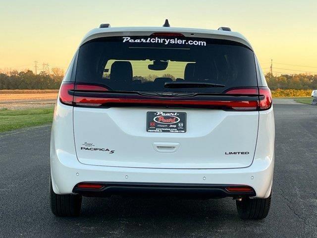 new 2025 Chrysler Pacifica car, priced at $51,665