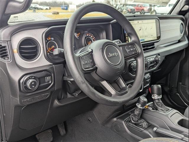 new 2025 Jeep Gladiator car, priced at $40,460