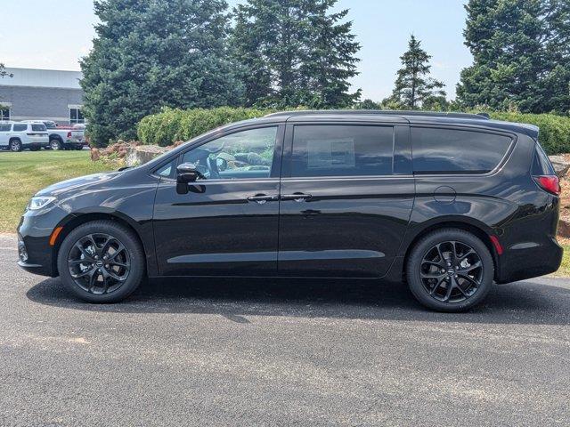 new 2024 Chrysler Pacifica car, priced at $37,372