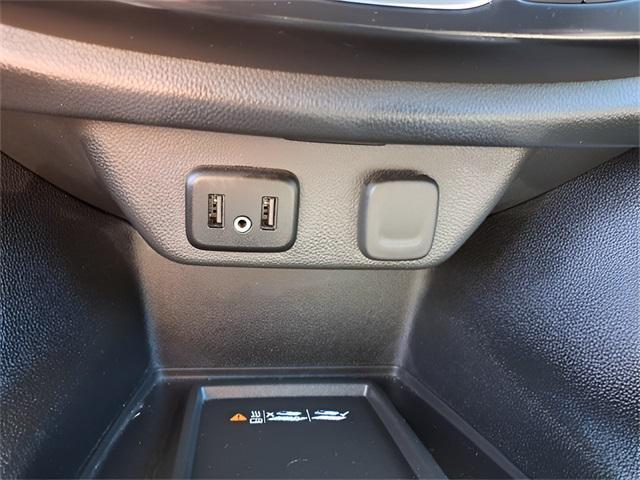 used 2022 Chevrolet Traverse car, priced at $25,998